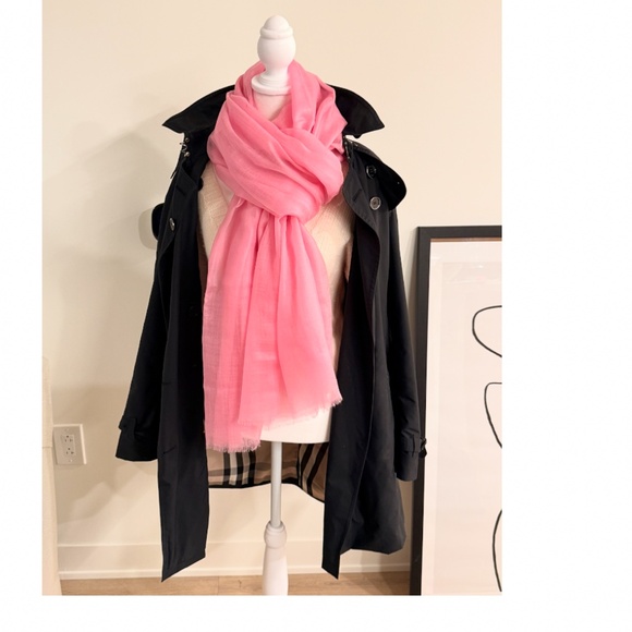 NWT Ovcio Featherlight Taffy Pink Cashmere Scarf | OS | Valentines Day Perfect - Picture 5 of 13